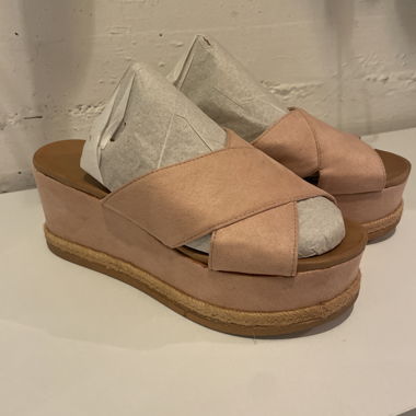 Sandali con plateau rosa