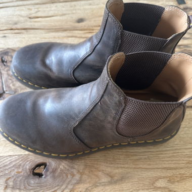 Dr. Martens Marrone