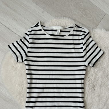 enges gestreiftes tshirt