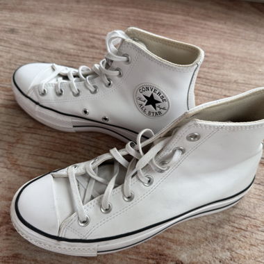 Weiße Converse Chuck Taylor High-Tops