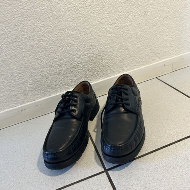 Chaussures noires en cuir 