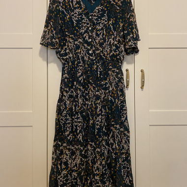 Robe mi-longue à imprimé fleuri