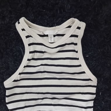 gestreiftes Top