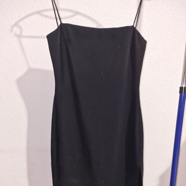 Schwazes Kleid offener Rucken