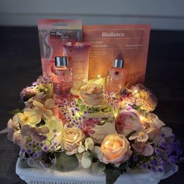 Beauty gift basket