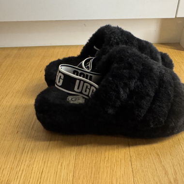 UGG Pantoletten Schlappen Papuce Schlarpen  BOOTS