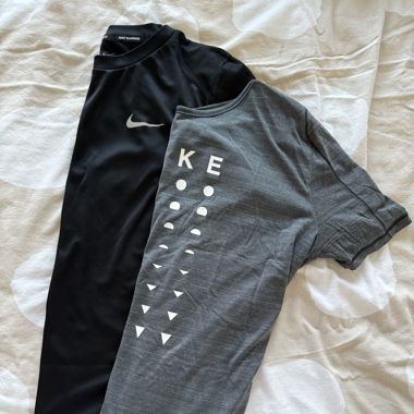 Nike Performance T-Shirt - Pacchetto Sport in Taglia M