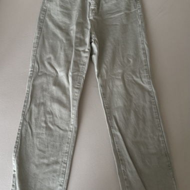 Helle Olivgrüne Jeans