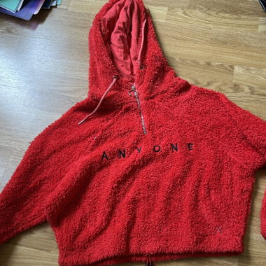 Maglione rosso e soffice