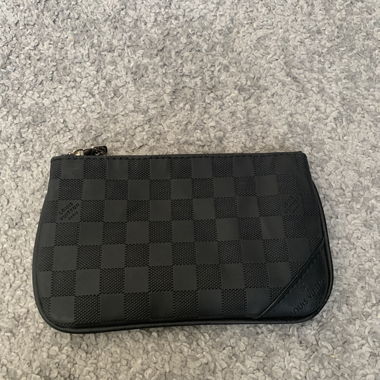 Louis Vuitton Clutch in Black