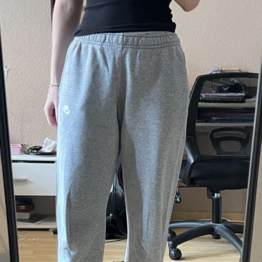 grey nike jogging 