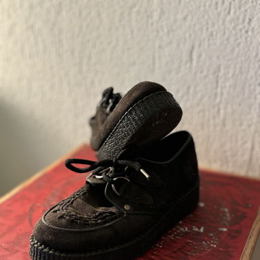 Black Creepers