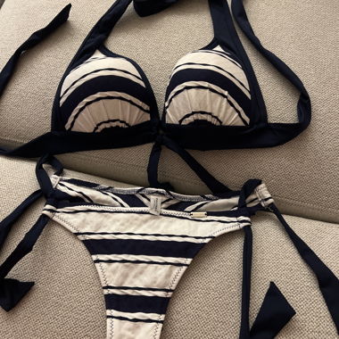 Completo bikini due pezzi blu navy e bianco
