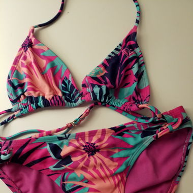 Buntes Bikini