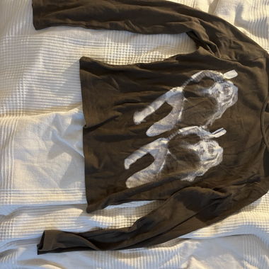 Tight longsleeve with graphics