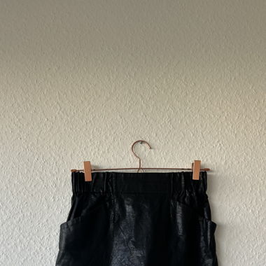 Mini jupe en simili cuir 