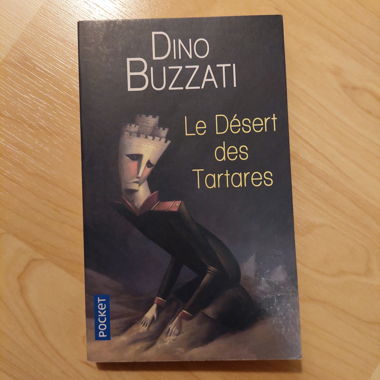 Libro Dino Buzzati "Il deserto dei Tartari"