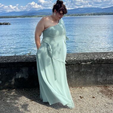 Green elegant dress plus-size 