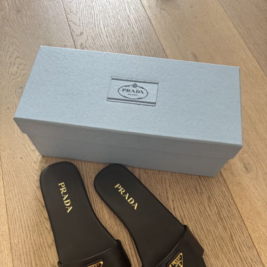 Prada ungetragen 