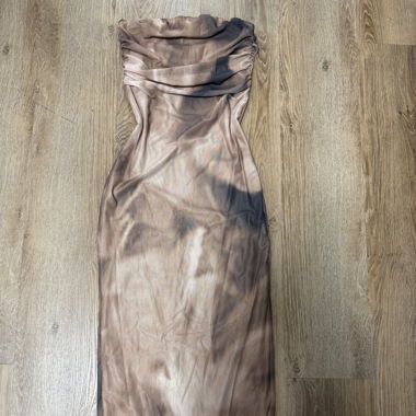 enges Sommerkleid