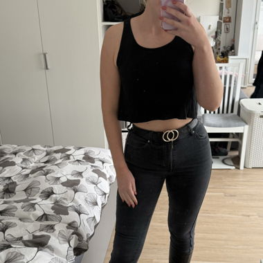Black Croptop