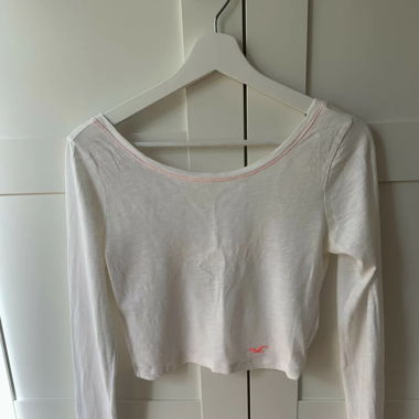 Crop Shirt mit Neonpink Kontrastnaht