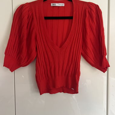 Zara Rotes Plissee-Top S