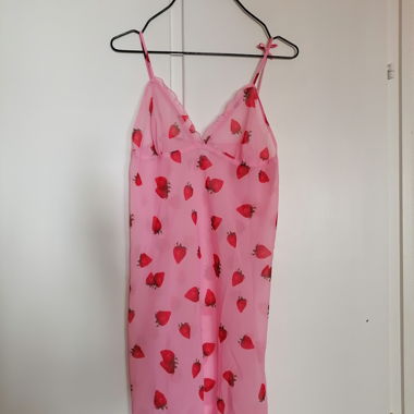 Erdbeer Kleid rosa 