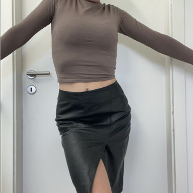 AP Avant Premiere  Leather skirt (Manor)