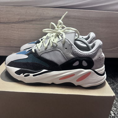 Adidas Yeezy Boost 700 Wave Runner