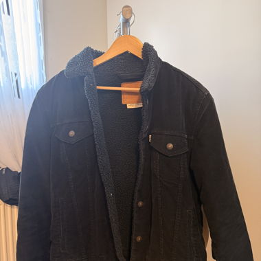Schwarze Cordjacke mit Teddyfell