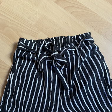 kurze Hose gestreift