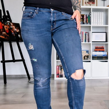 Jeans bleu à trous