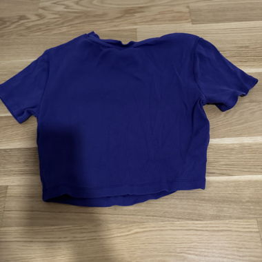 2 crop tops 