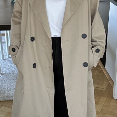 Beiger Trenchcoat von ZARA