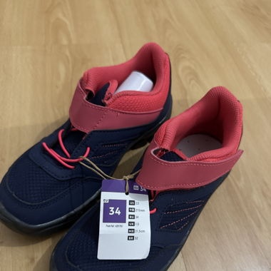 Baskets Decathlon taille 34 
