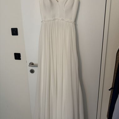 Beautiful Backless Wedding Dress