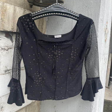 y2k/90s goth fishnet bellsleeve top