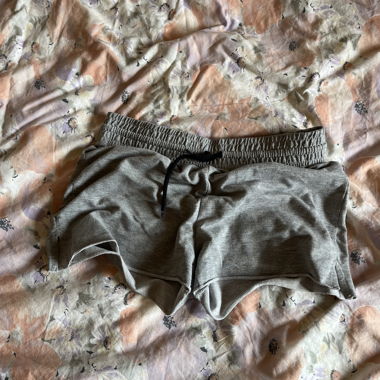 Short de sport gris