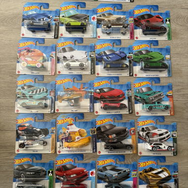 div. Hot Wheels 22stk