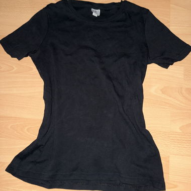 Schwarzes T-Shirt von UP2 Fashion