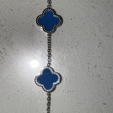 Blau,silberne Armkette 