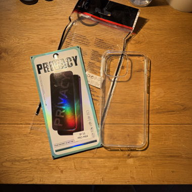 iPhone 15 Pro Max trasparent case and glass