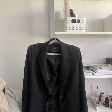 Schwarzer Blazer