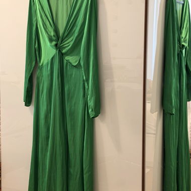 Grunes Maxi-Kleid von MANGO