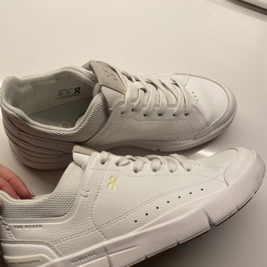 On Shoes THE ROGER Clubhouse / Woman 38 / US W7
