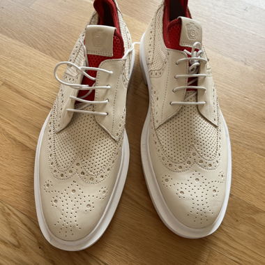 Beige brogue sneakers EU 43