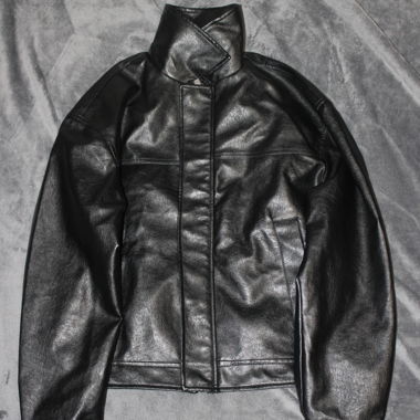 Giacca in pelle nera Bershka