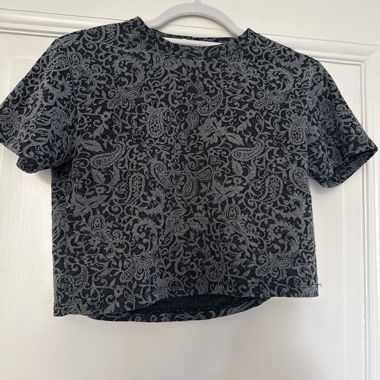 T-shirt a maniche corte con motivo paisley