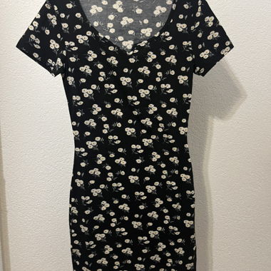 Robe d'été noire à fleurs-Élégante et confortable!